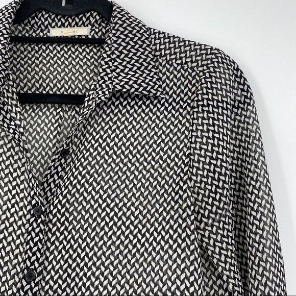 🐇 Pleione Women's 70s Inspired Striped Sheer Chiffon Button Down Shirt - Picture 2 of 9